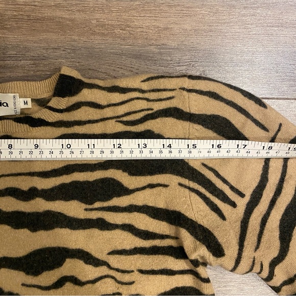 Vintage - Animal Print Wool and Angora Fall Winter Top 🐅 - Picture 6 of 7